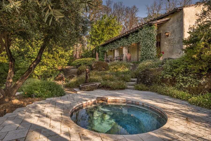 Joe Montana’s Knights Valley estate is for sale for $28.9 million.